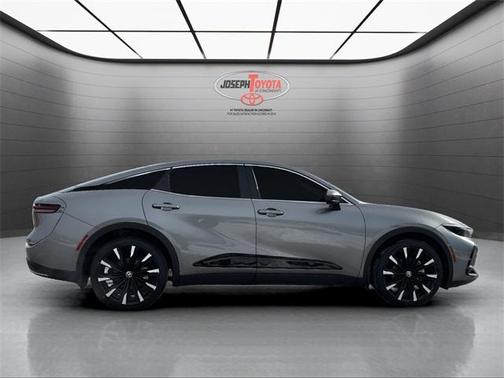 2024 Toyota Crown Platinum