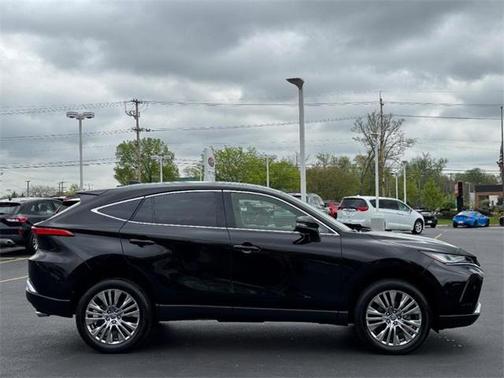 2022 Toyota Venza XLE