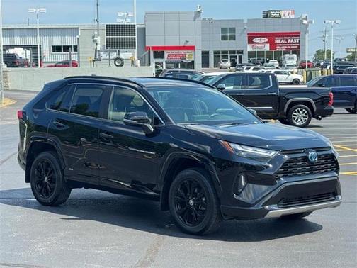 2023 Toyota RAV4 Hybrid SE