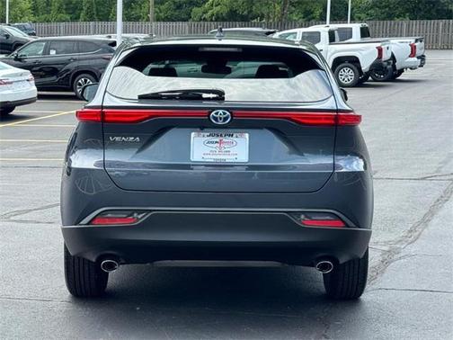 2024 Toyota Venza LE