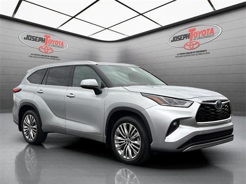 2022 Toyota Highlander Hybrid Platinum