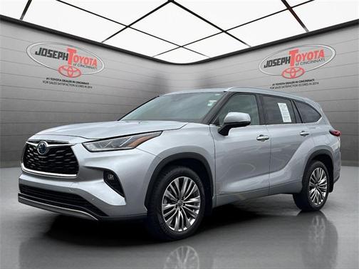 2022 Toyota Highlander Hybrid Platinum