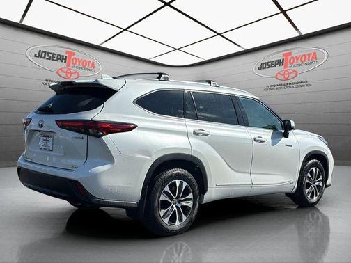 2021 Toyota Highlander Hybrid XLE