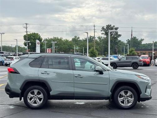 2022 Toyota RAV4 XLE