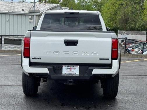 2025 Toyota Tacoma Hybrid TRD Off Road