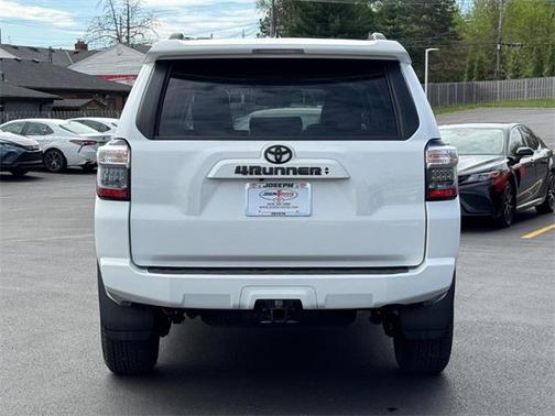 2024 Toyota 4Runner SR5 Premium
