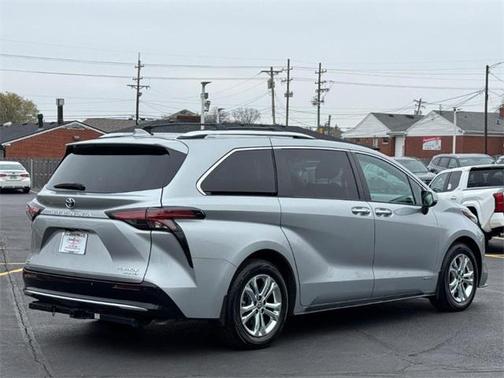 2021 Toyota Sienna Platinum 7 Passenger