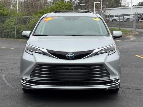 2021 Toyota Sienna Platinum 7 Passenger