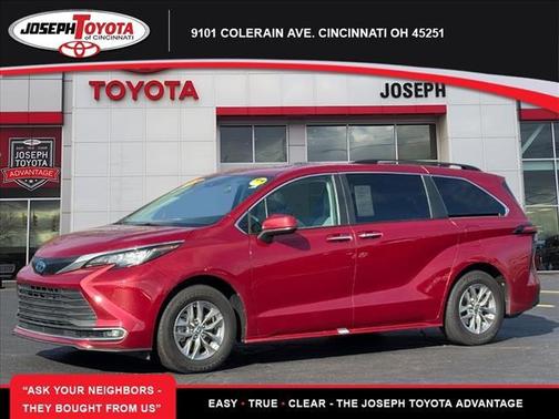 2022 Toyota Sienna XLE 8 Passenger