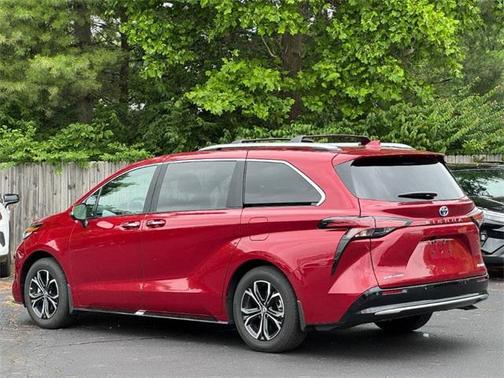 2025 Toyota Sienna Platinum 7 Passenger