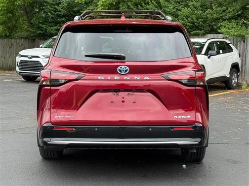 2025 Toyota Sienna Platinum 7 Passenger