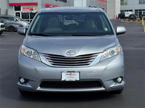 2016 Toyota Sienna XLE