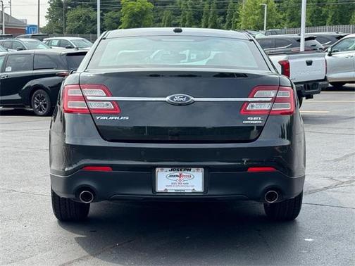 2015 Ford Taurus SEL