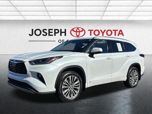 Wind Chill Pearl 2022 Toyota Highlander Hybrid Platinum