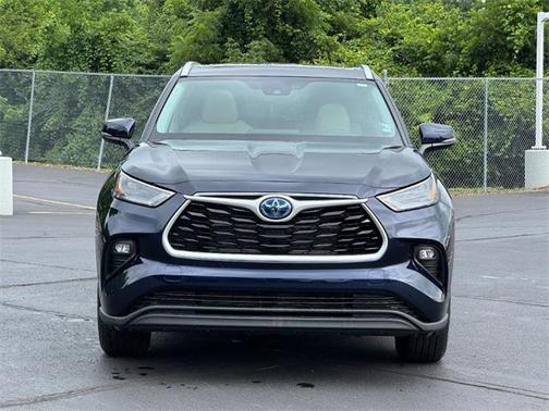 2024 Toyota Highlander Hybrid XLE