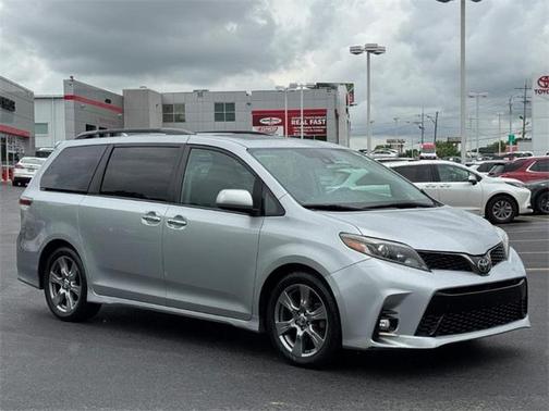 2019 Toyota Sienna SE Premium