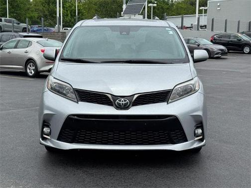 2019 Toyota Sienna SE Premium
