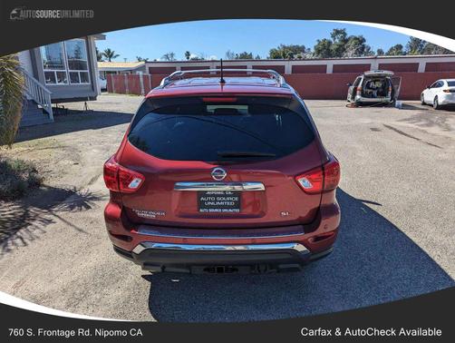 2017 Nissan Pathfinder SL