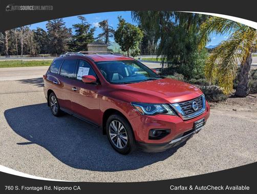 2017 Nissan Pathfinder SL