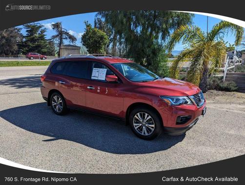 2017 Nissan Pathfinder SL