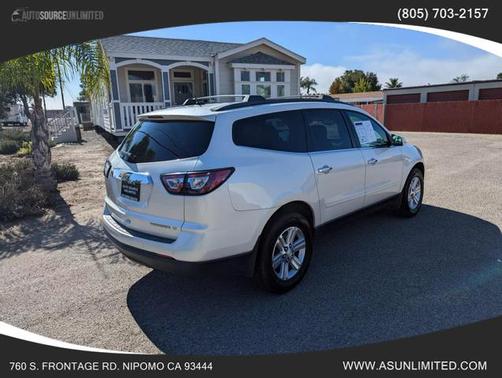 Photo 4 of 22 of 2013 Chevrolet Traverse 1LT