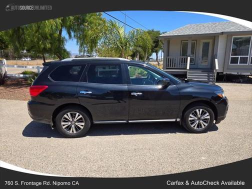 2017 Nissan Pathfinder S