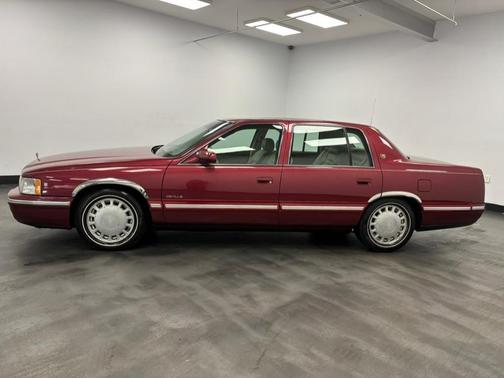 1997 Cadillac DeVille Base