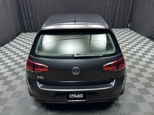 2016 Volkswagen Golf GTI 2.0T SE w/Performance Package 4-Door