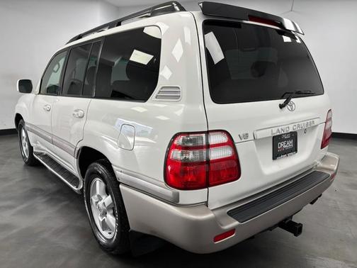 2004 Toyota Land Cruiser Base