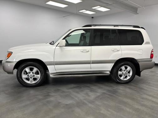 2004 Toyota Land Cruiser Base