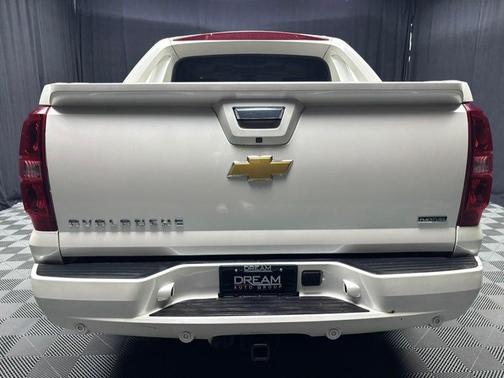 White Diamond Tricoat 2012 Chevrolet Avalanche 1500 LTZ