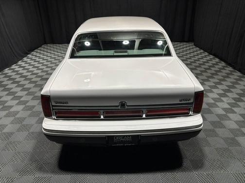 1997 Lincoln Town Car Signature