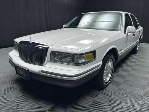1997 Lincoln Town Car Signature