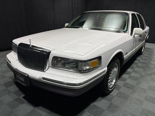 1997 Lincoln Town Car Signature