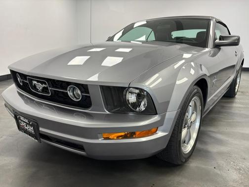 2006 Ford Mustang Deluxe
