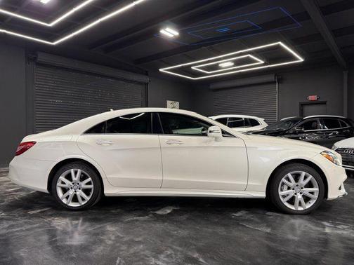 White 2015 Mercedes-Benz CLS-Class LUXURIOUS WITH SUNROOF NAVIGATION AND HEATED