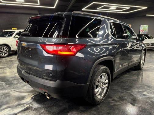 Gray 2020 Chevrolet Traverse LT Cloth