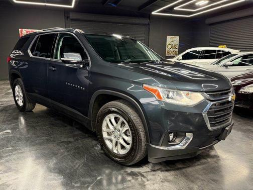 Gray 2020 Chevrolet Traverse LT Cloth