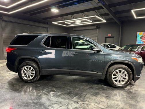 Gray 2020 Chevrolet Traverse LT Cloth