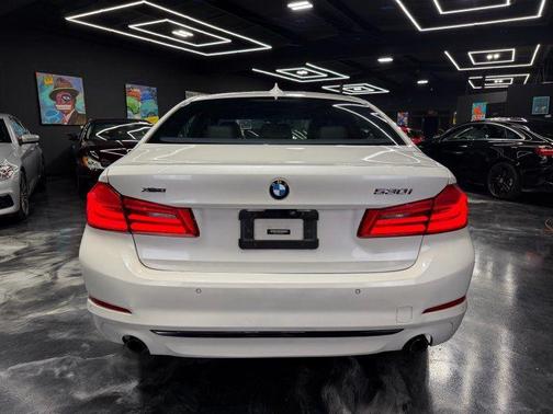 White 2018 BMW 530 i xDrive