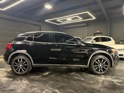 Black 2017 Mercedes-Benz GLA 250 Base