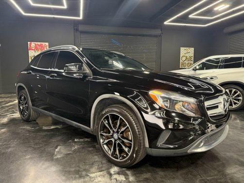 Black 2017 Mercedes-Benz GLA 250 Base