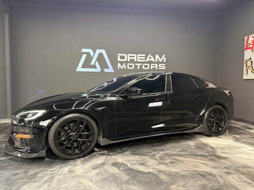 2022 Tesla Model S Plaid