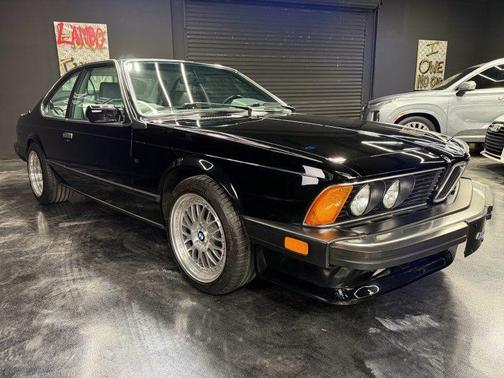 Black 1987 BMW M6