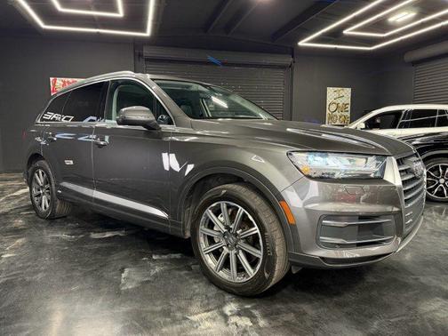 Samurai Gray Metallic 2019 Audi Q7 45 Premium Plus