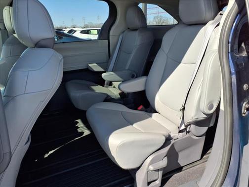 2021 Toyota Sienna XLE 7 Passenger