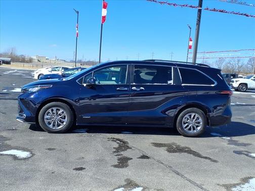 2021 Toyota Sienna XLE 7 Passenger