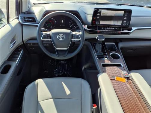2021 Toyota Sienna XLE 7 Passenger