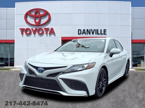 White 2023 Toyota Camry Hybrid SE