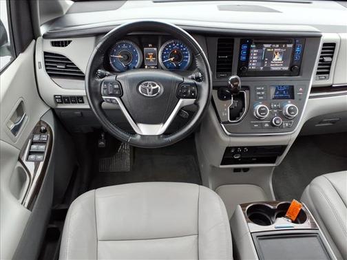 2015 Toyota Sienna XLE Premium